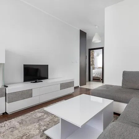 Platan Center Iv By Renters *