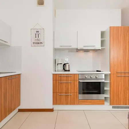Platan Center Iv By Renters