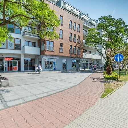 Platan Center Iv By Renters *