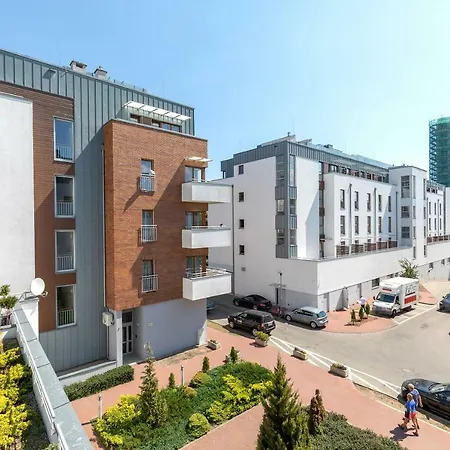 Platan Center Iv By Renters