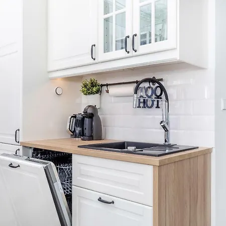 Center Iv By Renters *