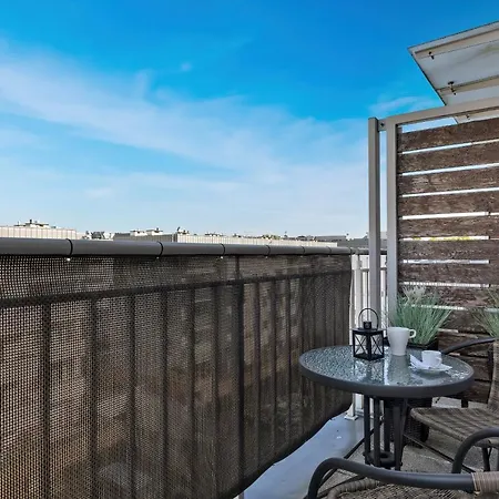 Center Iv By Renters *